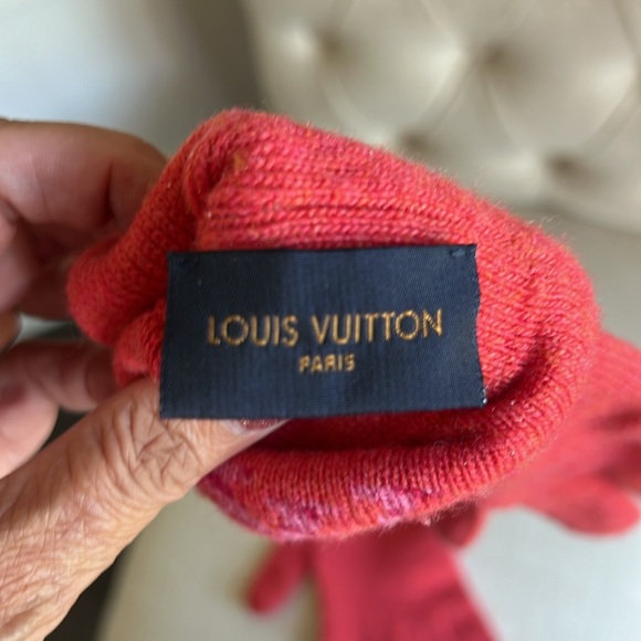 Louis Vuitton Wool Monogram Pop Gloves Red - Picture 6 of 7